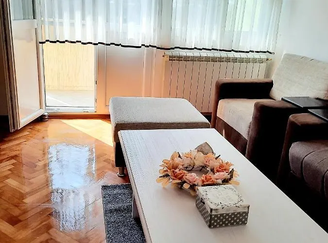 Stan Na Dan Dunja 1 Апартаменты *